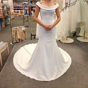 Mermaid wedding dress
